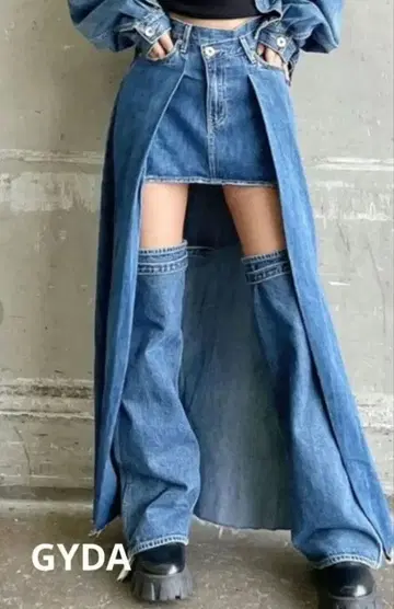 GYDA 코다 쿠미 자수 디자인 플레어 스커트