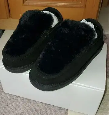 MEI 페이크 무스탕 모카신 베이크루즈