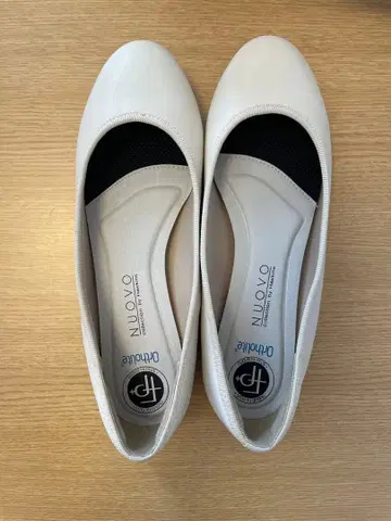 NUOVO 화이트 플랫슈즈 L 사이즈