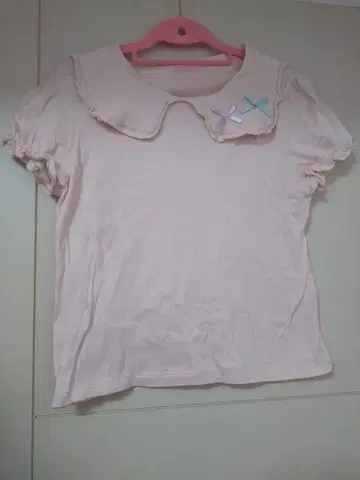 핑크 프릴 옷깃 반팔 상의