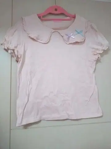 핑크 프릴 옷깃 반팔 상의