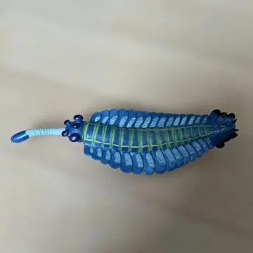 오파비니아 피규어