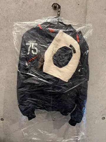 AVIREX MA-1 리모델 색상: ROYAL 사이즈:M