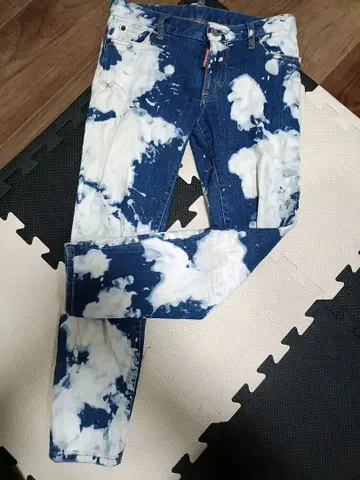 디스퀘어드 DSQUARED2 색바램 디자인 스키니 데님 팬츠