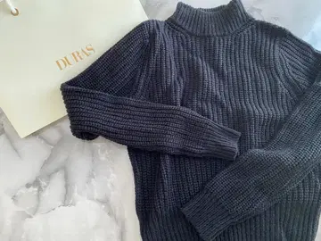 새상품 DURAS 블랙 니트 스웨터