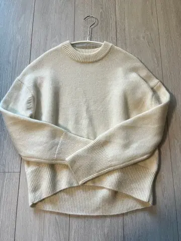 23구 크루넥 아이보리 니트 스웨터 32