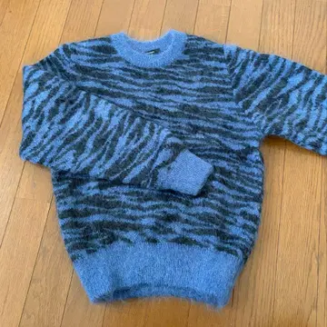 저널 스탠다드 제브라 패턴 니트