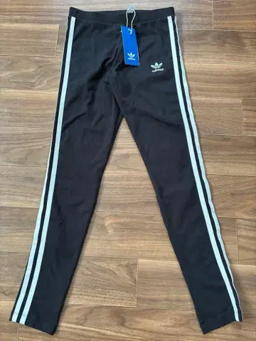 미사용 새상품 adidas 레깅스