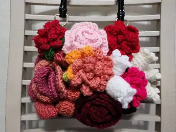 플라워 모티브가 달린 백입니다 포테치노 사에라 미쿠사쥬 벨파치