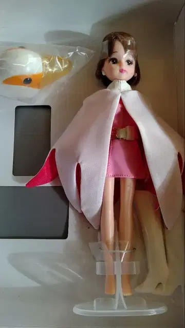 리카짱 인형 핑크 의류 화이트 망토