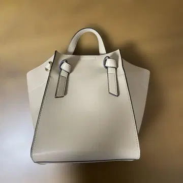 미사용 새상품 베이지 토트백 합성 피혁