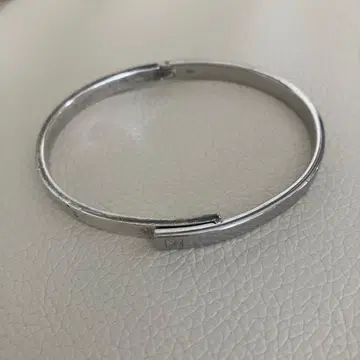 CalvinKlein 실버 슬림 뱅글