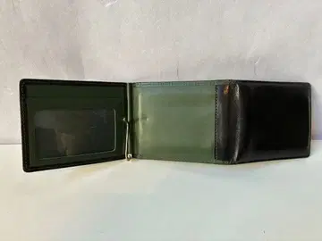 가죽 소재 이단 접이식 머니클립 블랙