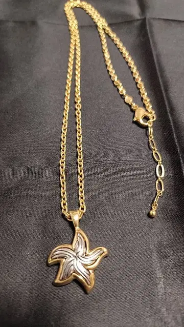 각인 불명 꽃 모양 펜던트 목걸이