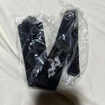 GIBOUS SNAKE CROSS NECKTIE