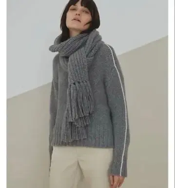 Beige 그레이 터틀넥 니트 스웨터