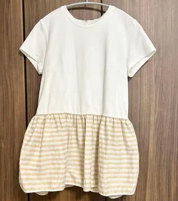 보더스 앳 발코니 페플럼 화이트 베이지