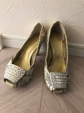 노베스파지오 힐 펌프스 오픈토