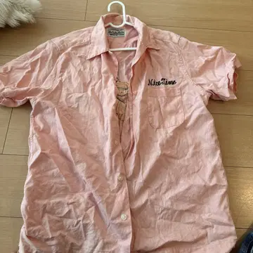 The Guilty Parties 반팔 셔츠 핑크