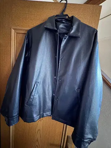 블랙 가죽 자켓 단추식