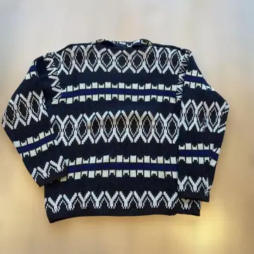 기하학 패턴 울 니트 스웨터