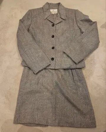 트루사르디 스커트 수트 셋업