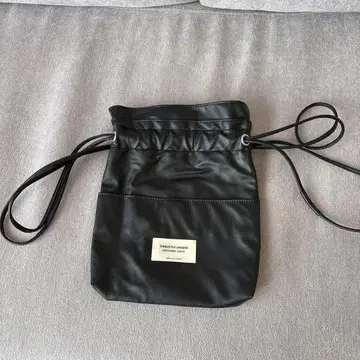 드로우 스트링 숄더백 블랙
