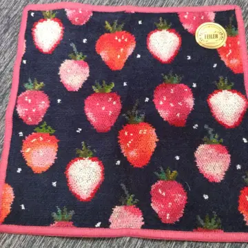 러브러리 바이 페이 스트로베리 도트 손수건