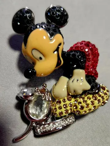 미키마우스 핀 배지 입체 디자인