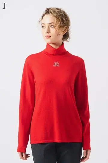 이타리야 하이넥 스웨터 큐빅 자수 니트