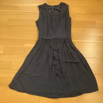 [미사용 새상품급] 슬리브리스 플레어 스커트 드레스 네이비