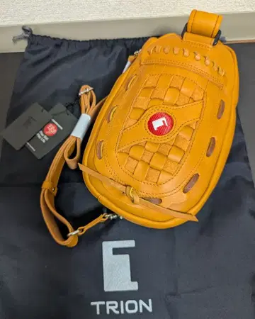 [ 새상품 ] TRION 야구 가죽 숄더백 탄 컬러