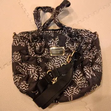 Marc Jacobs 네이비 잎 패턴 마더백