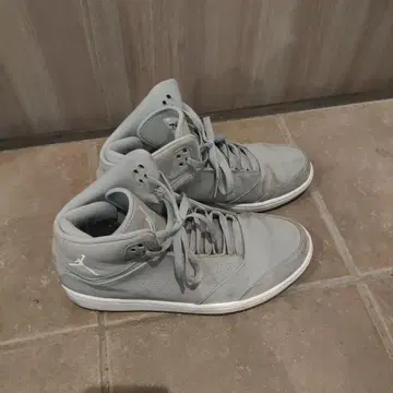 Jordan 그레이 하이컷 스니커즈