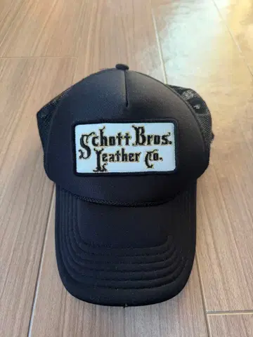 쇼트 브로스 레더 코 블랙 캡
