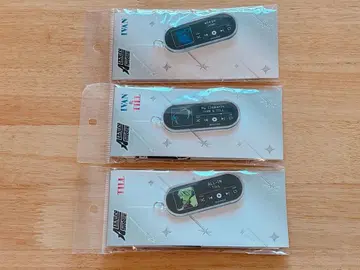 에이리언 스테이지 음악 플레이어풍 아크릴 키링 이반 틸