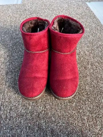 빨간색 어그 부츠