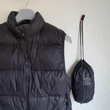 유니클로 울트라 라이트 다운 베스트 M 수납 봉투 포함 새상품급