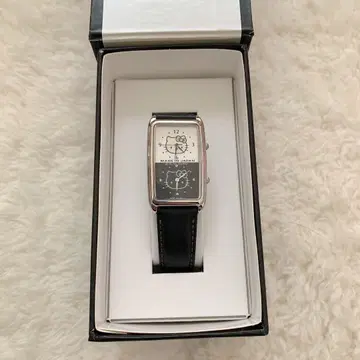 [ 레어 ] 산리오 헬로키티 W 페이스 일본제 손목시계