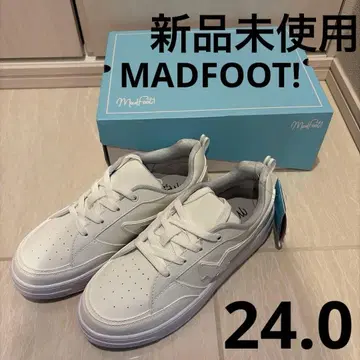 미사용 새상품 ] MAD FOOT! 스니커즈 화이트 24cm