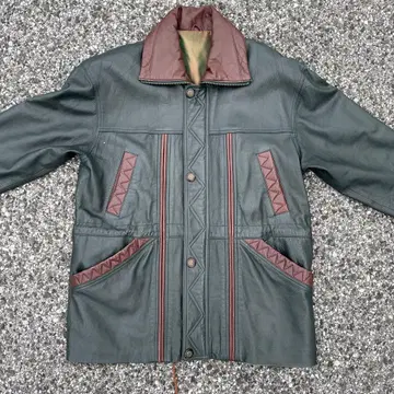 다크 그린 가죽 자켓