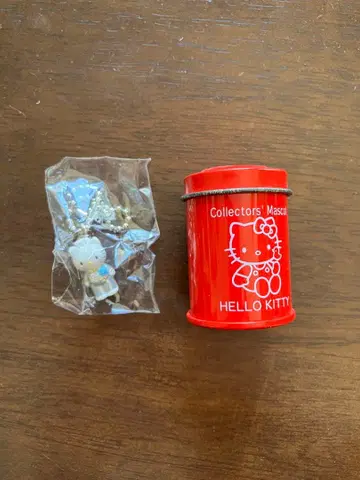 레어 헬로키티 컬렉터즈 마스코트 캔입 2000년제 레트로