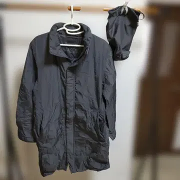 UNIQLO 블랙 다운 자켓 M 사이즈 수납 봉투 포함