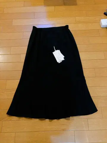 여성용 롱 스커트 블랙 색상 블랙 컬러 여성복 미세스 예복