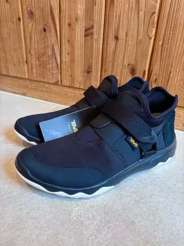 Teva 블랙 스니커즈 벨크로