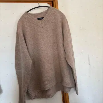 URBAN RESEARCH 베이지 V넥 니트