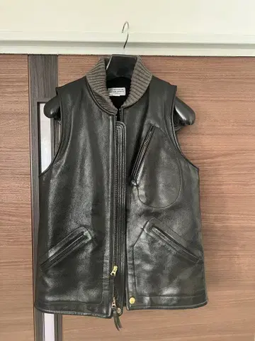 WESTRIDE 가죽 베스트 컴포맥스 36