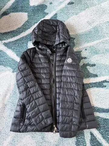 MONCLER 블랙 다운 자켓 후드 부착