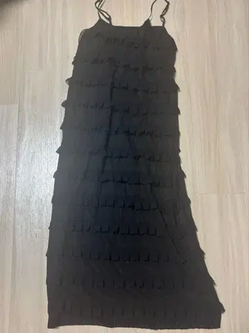 프릴 디자인 블랙 롱 스커트