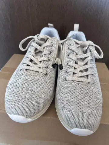 그레이 메쉬 스니커즈 지퍼 포함